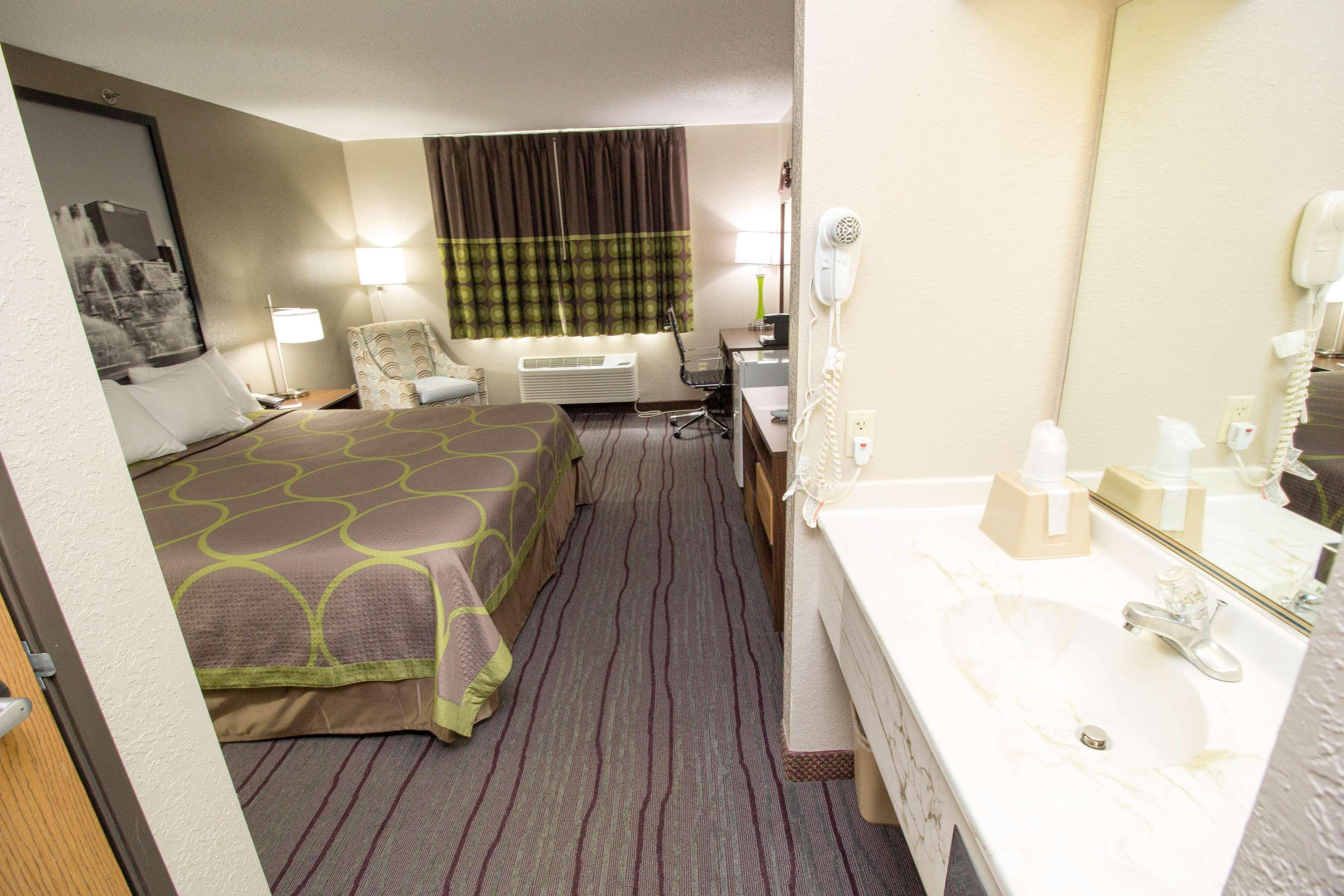 Готель Super 8 By Wyndham Chicago O'Hare Airport Елк-Ґров-Віллідж Екстер'єр фото