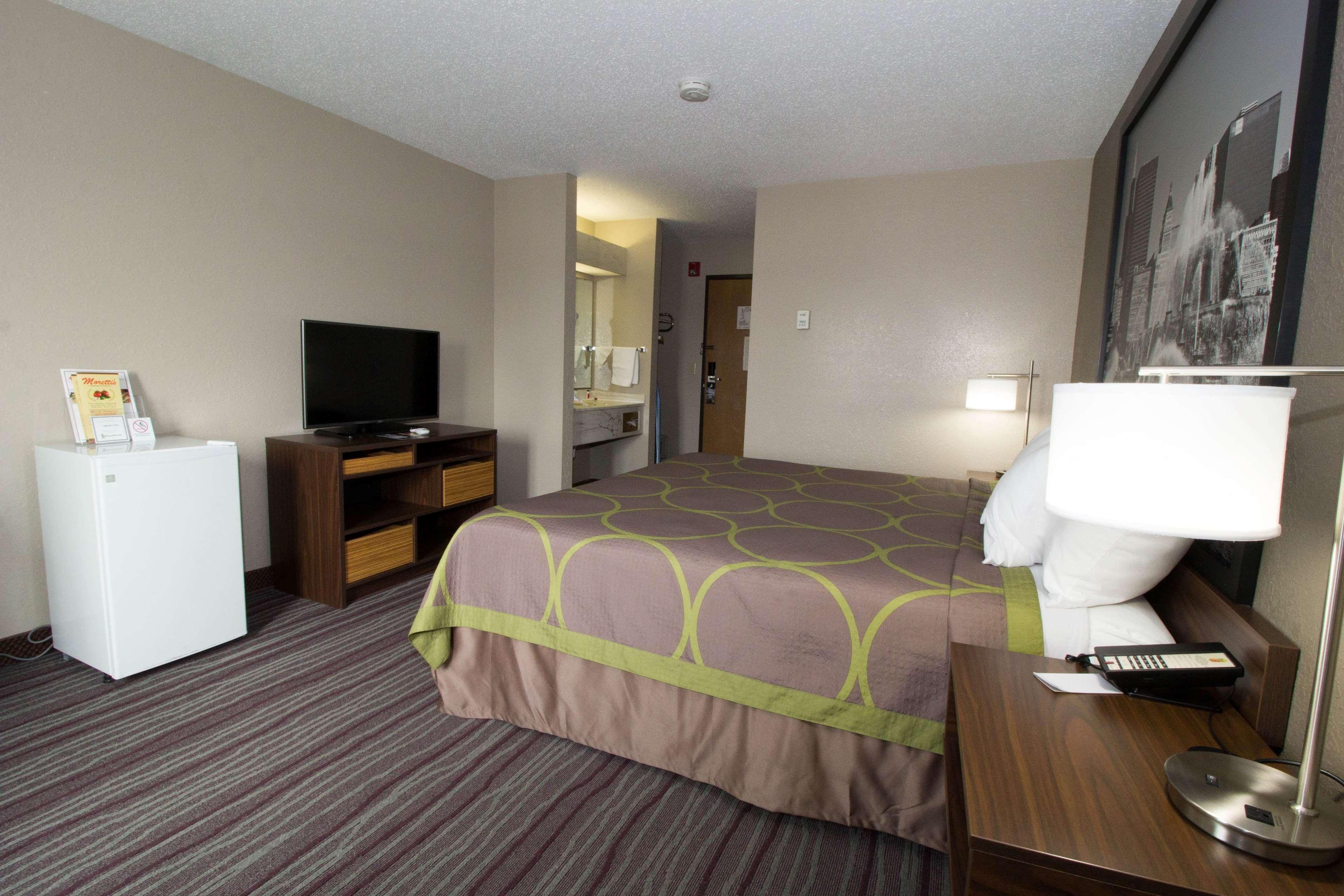 Готель Super 8 By Wyndham Chicago O'Hare Airport Елк-Ґров-Віллідж Екстер'єр фото
