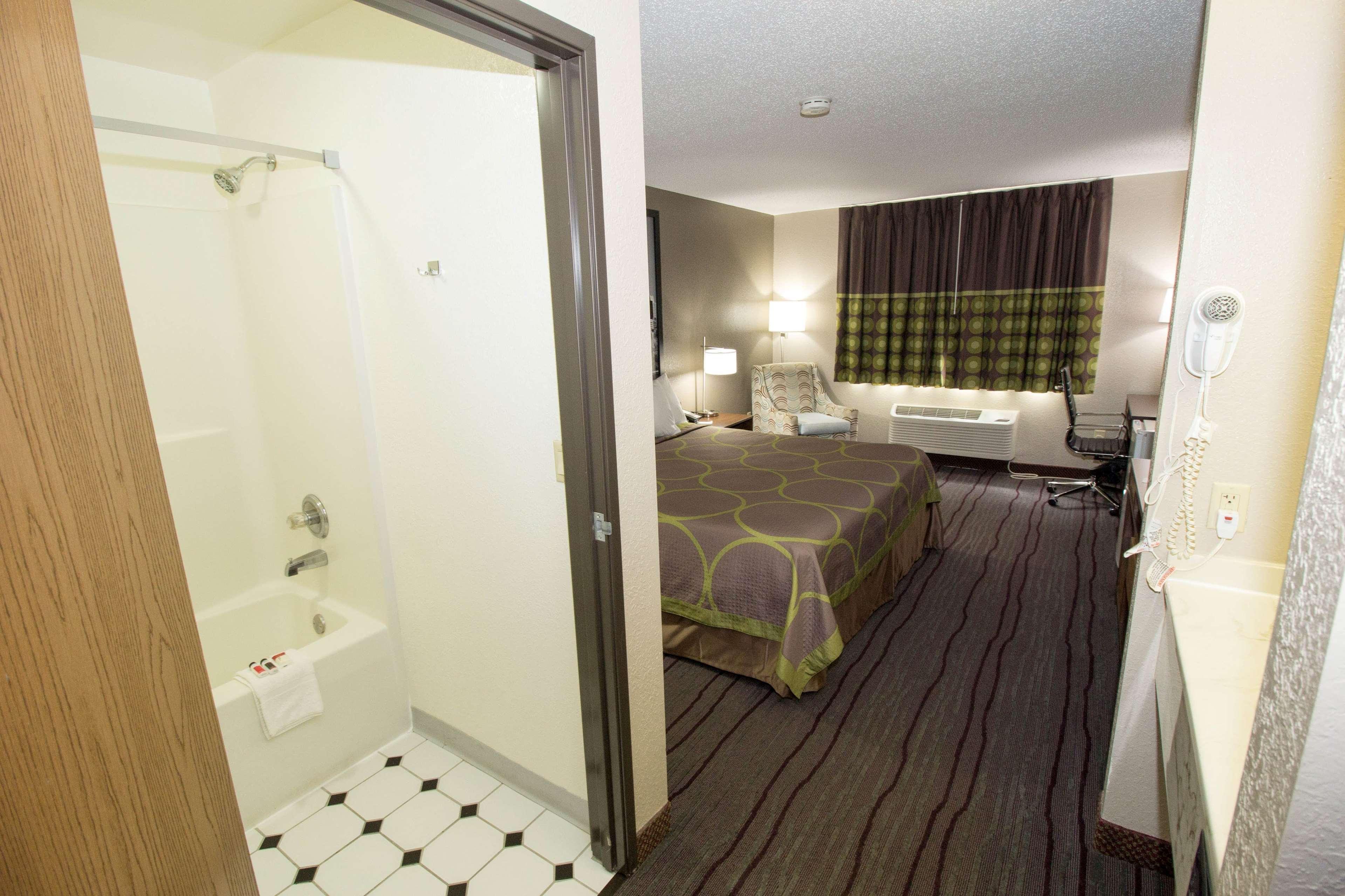 Готель Super 8 By Wyndham Chicago O'Hare Airport Елк-Ґров-Віллідж Екстер'єр фото